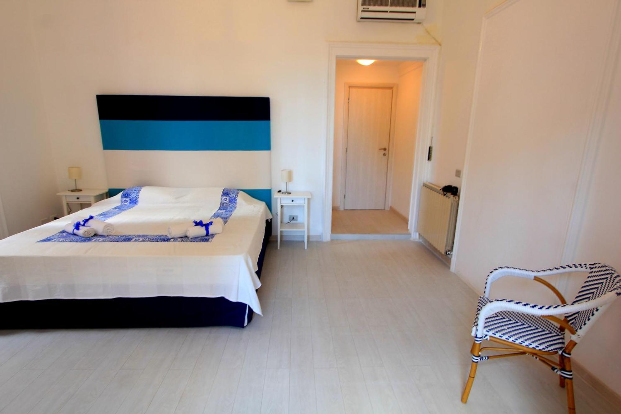 B&B Vitruvio Suites Формия Стая снимка