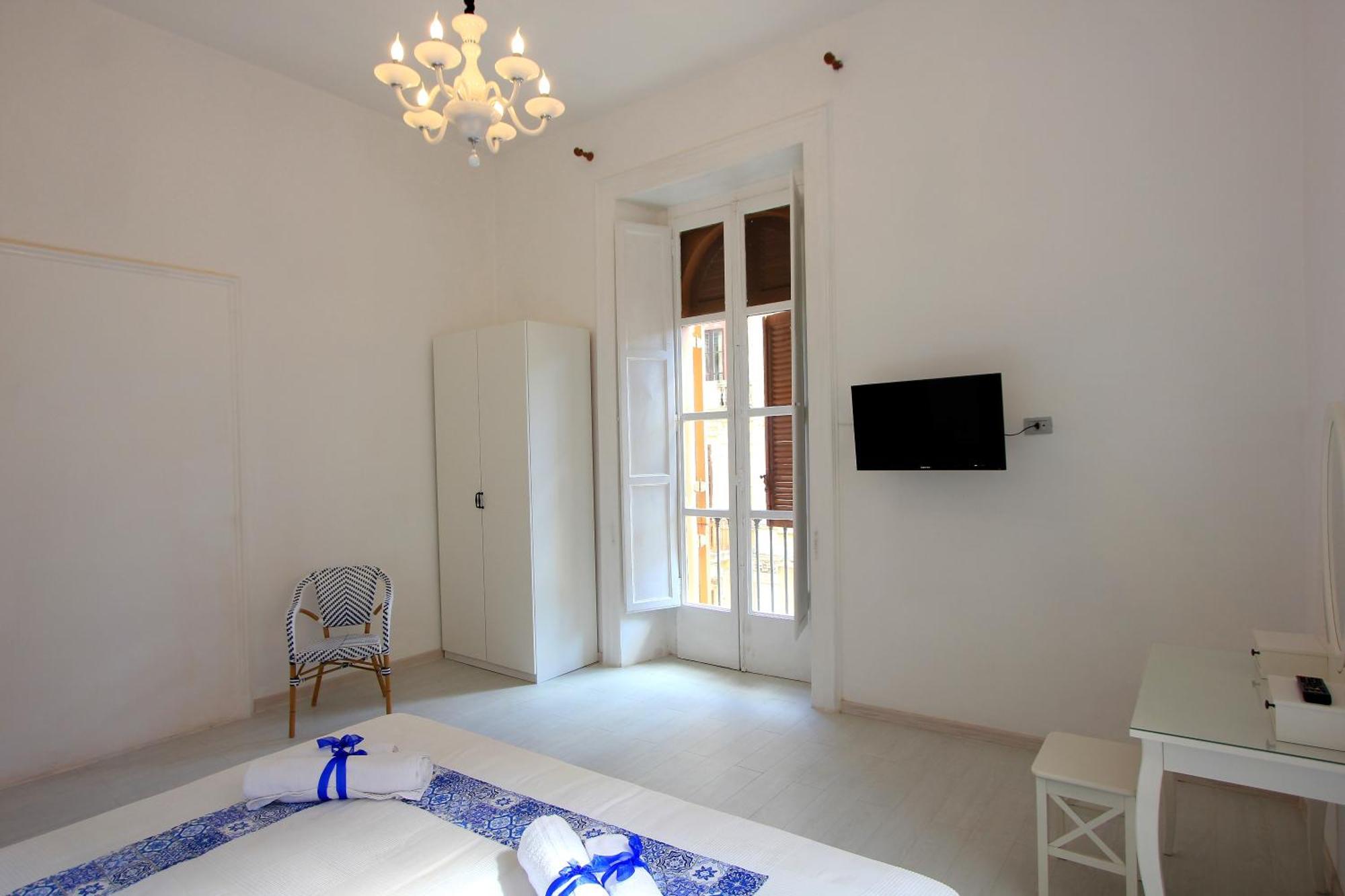 B&B Vitruvio Suites Формия Стая снимка