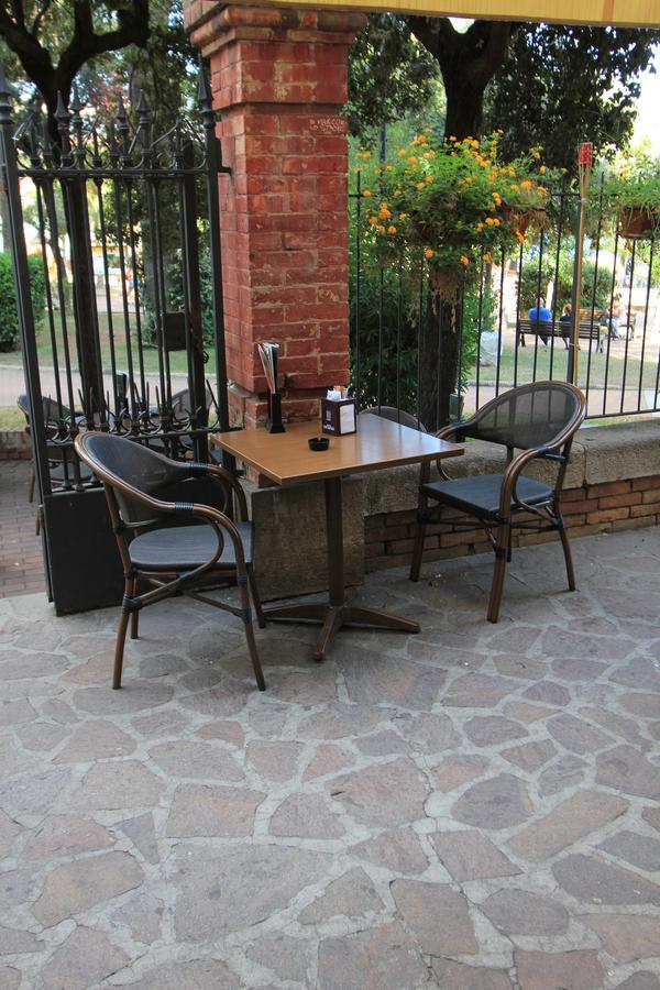 B&B Vitruvio Suites Формия Екстериор снимка
