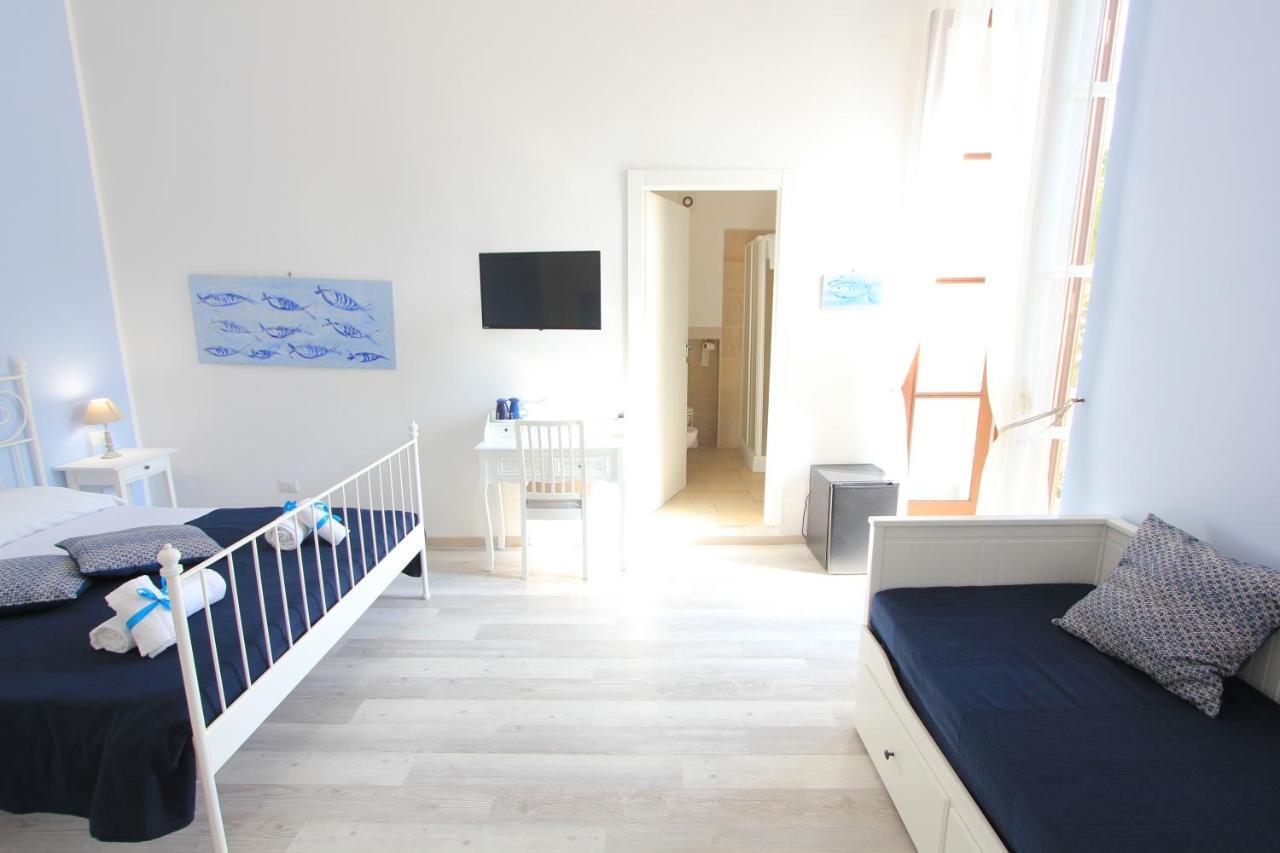 B&B Vitruvio Suites Формия Екстериор снимка